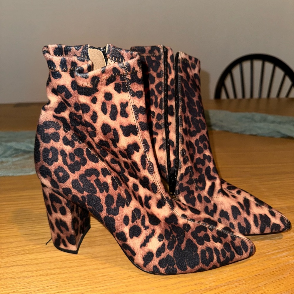 STEVE MADDEN CHEETAH ANKLE BOOTS SIZE 7